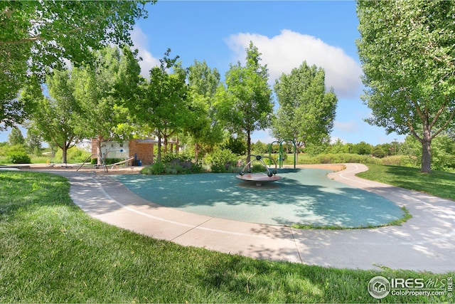 3514 Copper Spring Dr, Fort Collins, CO 80528 - surrounding community featuring a lawn