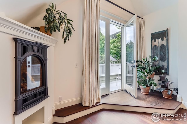 512 Marine St, Boulder, CO 80302 - entryway with wood finished floors and baseboards