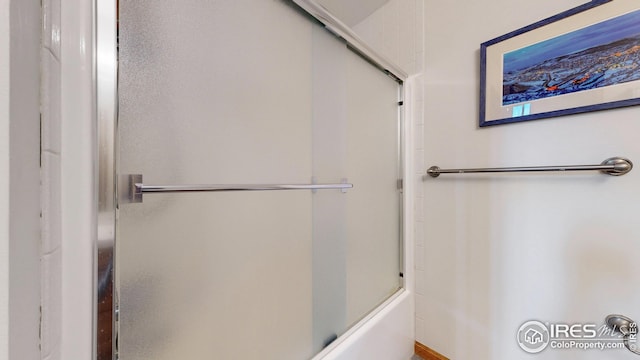 2029 Uplands Cir, Estes Park, CO 80517 - bathroom featuring enclosed tub / shower combo