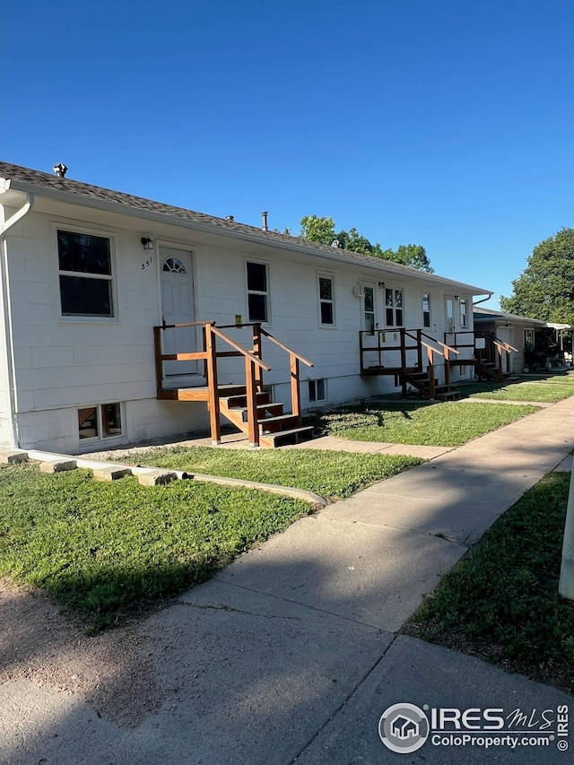351 E 2nd St, Akron, CO 80720 - single story home with roof with shingles