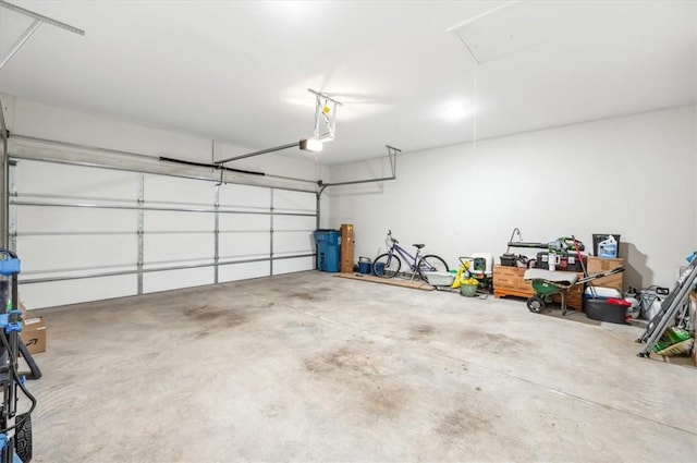 139 Allie Loop, Brunswick, GA 31525 - garage featuring a garage door opener