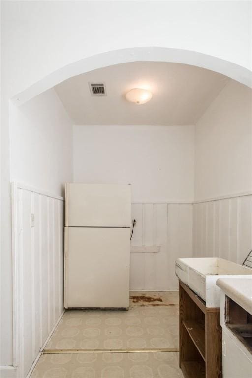1006 Roosevelt St, Waycross, GA 31503 - bathroom with tile patterned floors