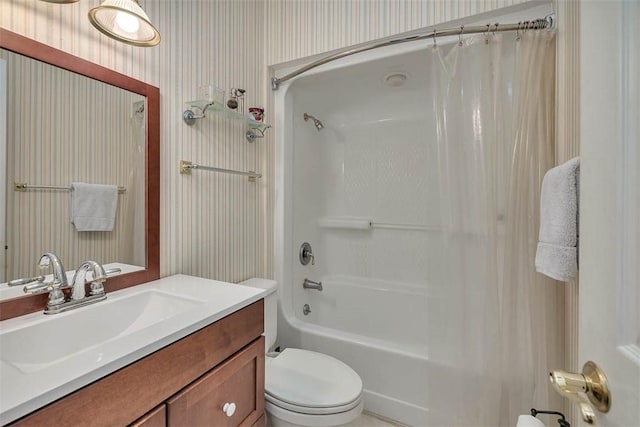 189 Harbor Pointe Dr, Brunswick, GA 31523 - full bathroom with wallpapered walls, toilet, vanity, and shower / bath combo