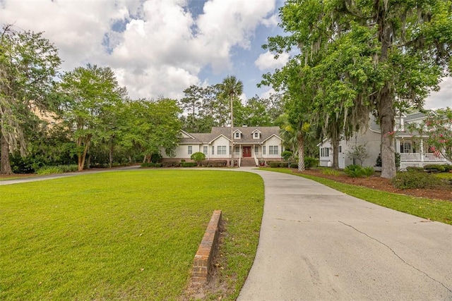189 Harbor Pointe Dr, Brunswick, GA 31523 - view of front of home featuring a front lawn and driveway