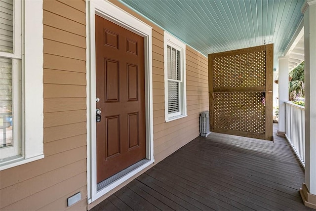 entrance to property with a porch