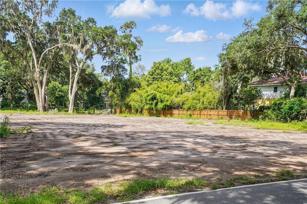 211 Hampton Point Dr, Saint Simons Island, GA 31522