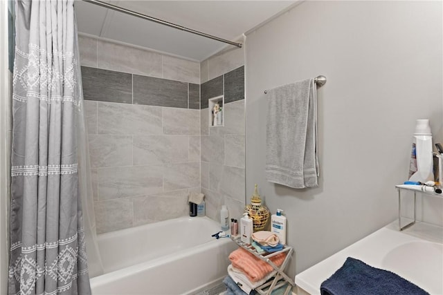 2388 Waycross Hwy, Jesup, GA 31545 - bathroom featuring shower / bathtub combination with curtain and a sink