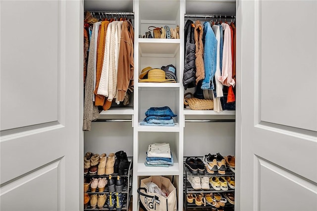 506 Conservation Dr, Saint Simons Island, GA 31522 - view of closet