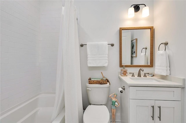 506 Conservation Dr, Saint Simons Island, GA 31522 - bathroom featuring toilet, vanity, and shower / bath combo