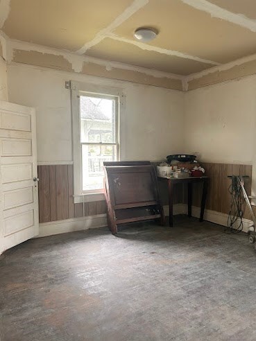 505 N Nicholls St, Waycross, GA 31501 - miscellaneous room featuring wainscoting