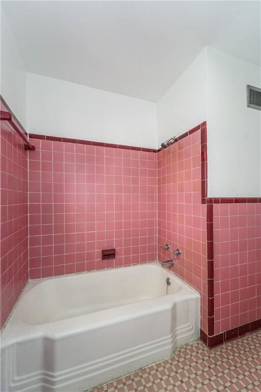 101 Forrest Ave, Waycross, GA 31501 - full bath featuring tile walls and tile patterned floors