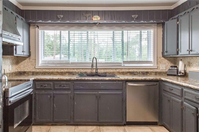 1002 Cherokee Cir, Waycross, GA 31501 - kitchen with dishwasher, a sink, electric stove, crown molding, and plenty of natural light