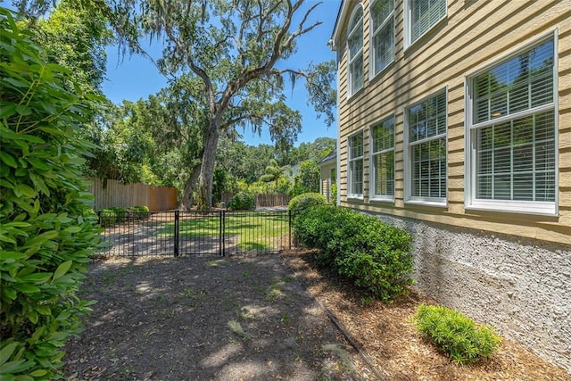 213 Five Pounds Rd, Saint Simons Island, GA 31522 - view of yard