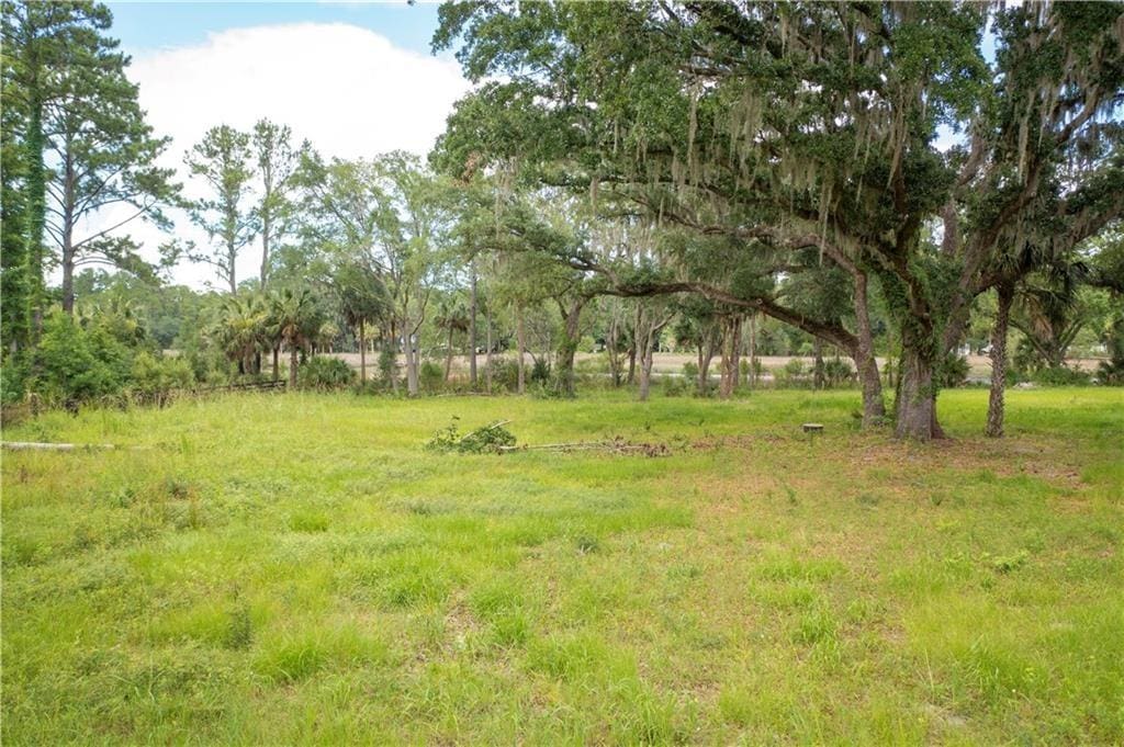 1143 River Oaks Rd, Brunswick, GA 31523