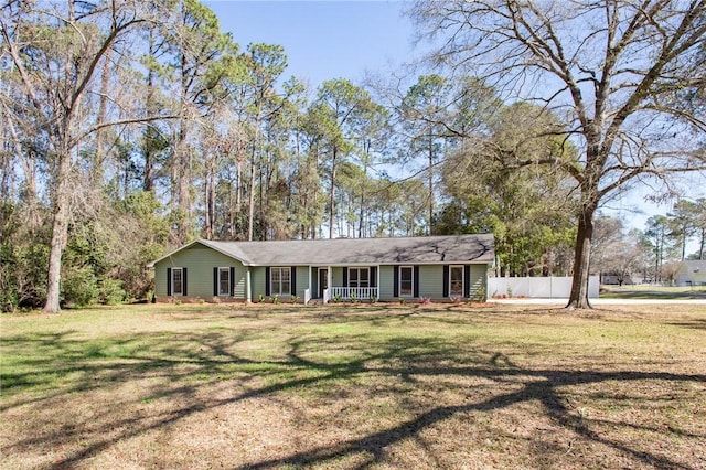 702 Hillmont Dr, Waycross, GA 31503 - ranch-style house featuring a front yard
