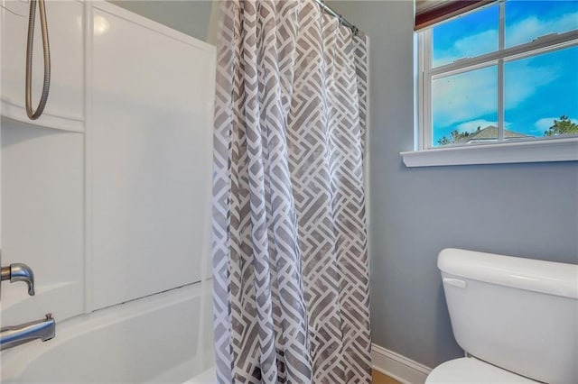 62 Wellington Cir, Brunswick, GA 31525 - full bath featuring toilet and shower / tub combo