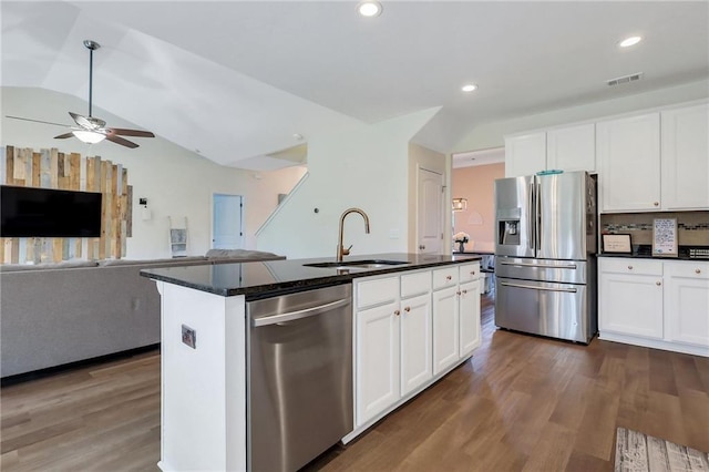62 Wellington Cir, Brunswick, GA 31525 - kitchen with stainless steel appliances, a sink, open floor plan, dark wood-type flooring, and ceiling fan