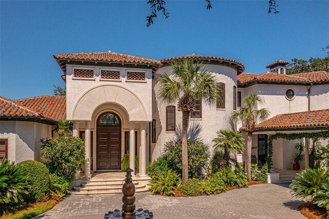 view of mediterranean / spanish-style home