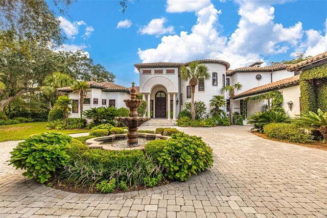 view of mediterranean / spanish-style house