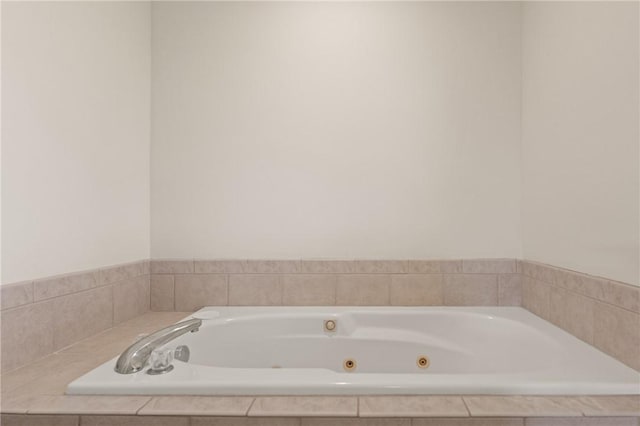 91 Screven St, Darien, GA 31305 - full bath with a jetted tub