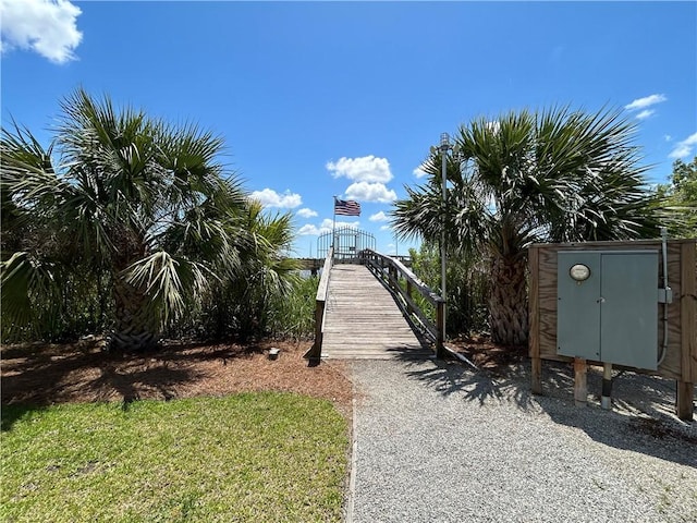 91 Screven St, Darien, GA 31305 - view of home's community