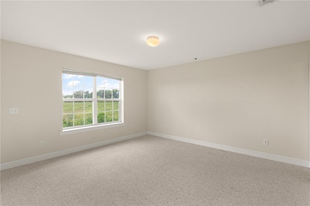 91 Screven St, Darien, GA 31305 - unfurnished room with light carpet