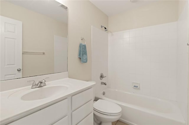 91 Screven St, Darien, GA 31305 - full bath featuring vanity and washtub / shower combination
