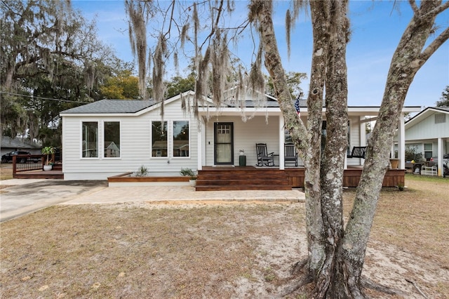 208 Bishop Cir, Saint Marys, GA 31558 - view of front of house featuring covered porch