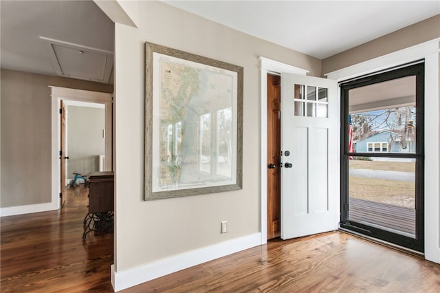 208 Bishop Cir, Saint Marys, GA 31558 - entryway with wood finished floors and baseboards