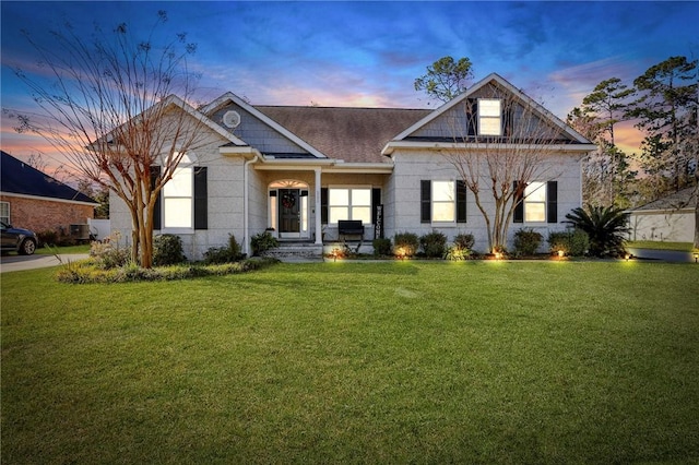 view of front of house featuring a front yard