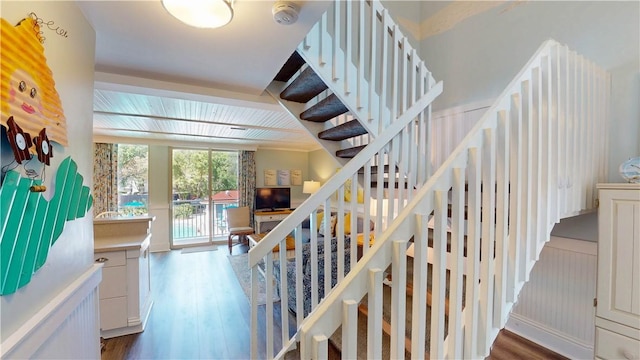 1175 N Beachview Dr Unit 337, Jekyll Island, GA 31527 - stairs featuring wood finished floors