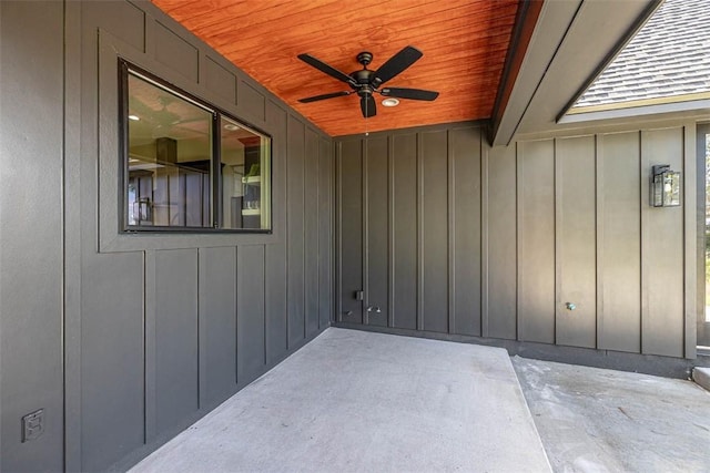 view of patio with ceiling fan