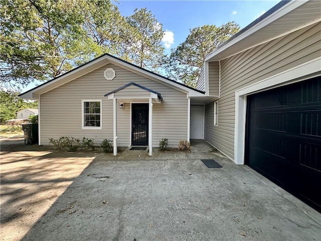 1301 Riverside Ave, Waycross, GA 31501 - view of front of property featuring an attached garage