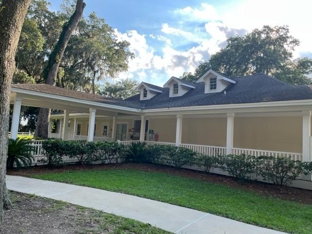 view of front of home featuring covered porch