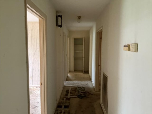 2608 Winchester Dr, Waycross, GA 31501 - view of hallway