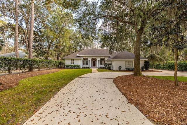 view of front of house with a front yard