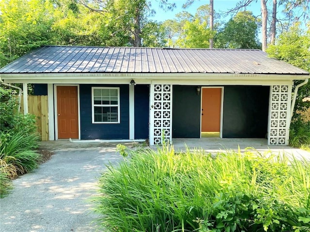 903 Atlantic Ave, Waycross, GA 31501 - view of front of house featuring a metal roof