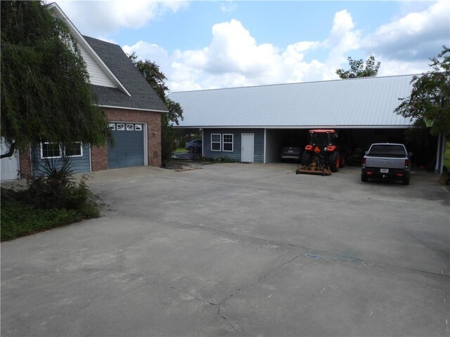 single story home featuring a garage