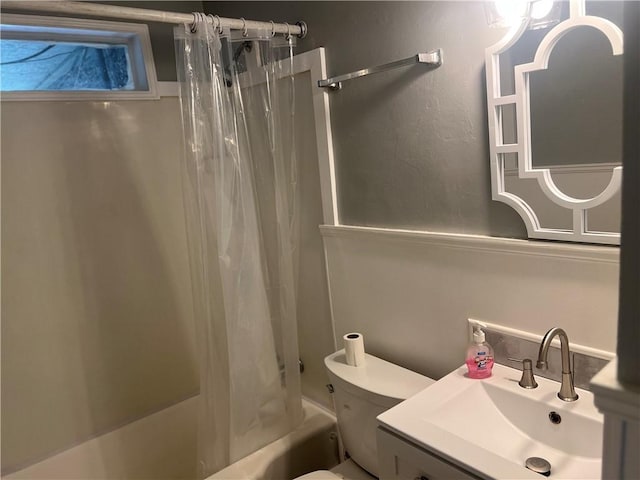 3228 Reynolds St, Brunswick, GA 31520 - full bathroom featuring shower / bath combo, toilet, and vanity