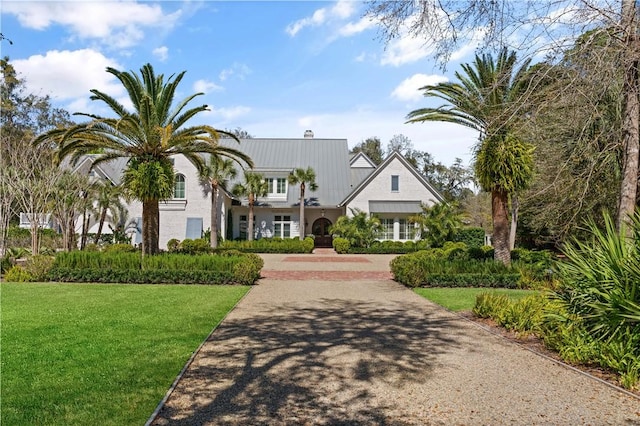 view of front facade with a front yard