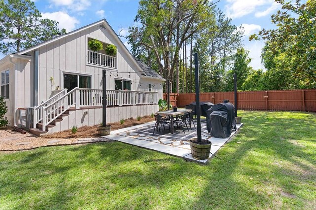 686 S Fourth St, Jesup, GA 31545 - back of property featuring a patio area