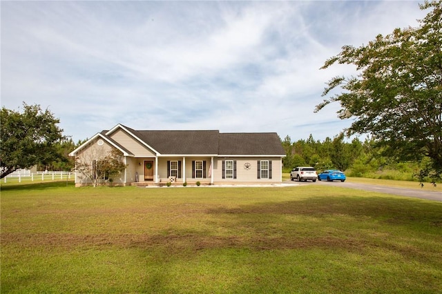 4901 Stanfield Rd, Patterson, GA 31557 - single story home featuring covered porch