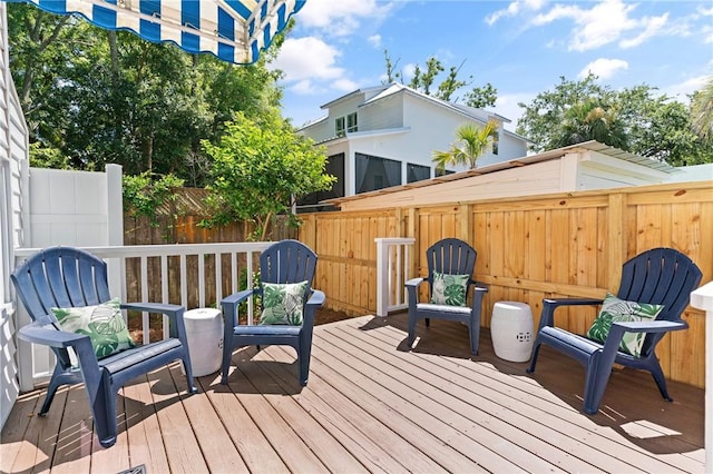 405 Everett St, Saint Simons Island, GA 31522 - wooden terrace with a fenced backyard