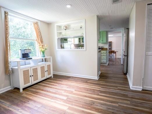 140 Belle Point Pkwy, Brunswick, GA 31525 - office featuring wood finished floors and baseboards