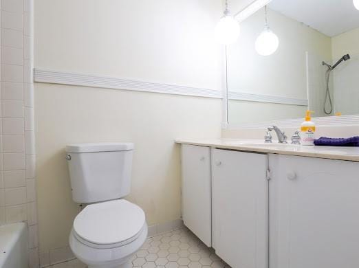 140 Belle Point Pkwy, Brunswick, GA 31525 - full bathroom featuring vanity and toilet