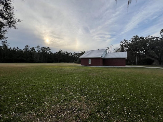 view of yard featuring a garage