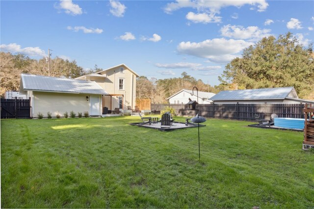 view of yard featuring a patio area