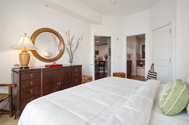 bedroom with a closet