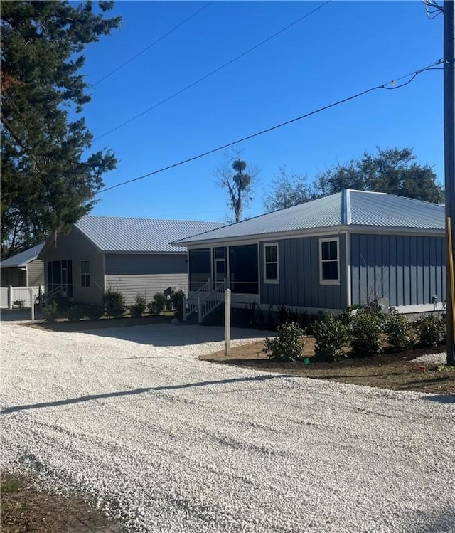 view of front of property