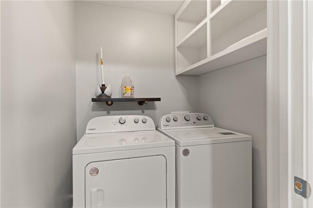 laundry area featuring washer and clothes dryer